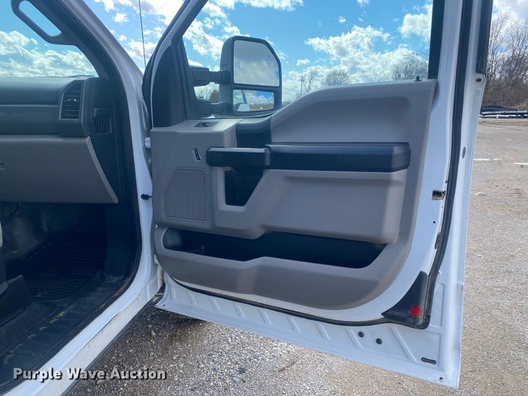 image for item DN8164 2017 Ford F250 Super Duty  SuperCab pickup truck