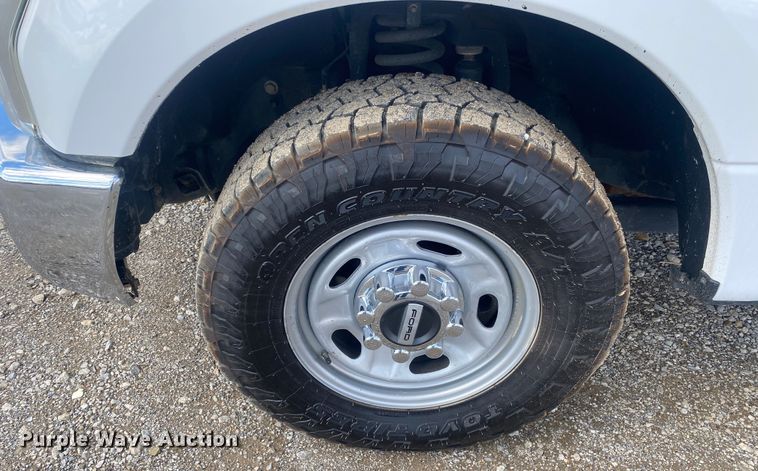 image for item DN8164 2017 Ford F250 Super Duty  SuperCab pickup truck