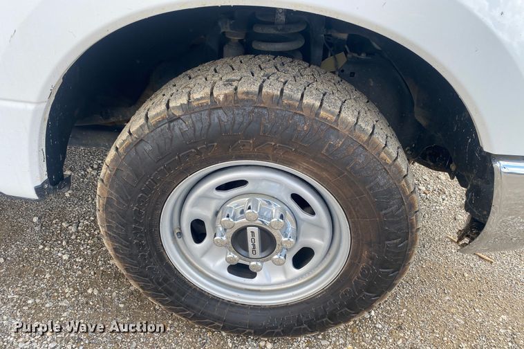 image for item DN8164 2017 Ford F250 Super Duty  SuperCab pickup truck