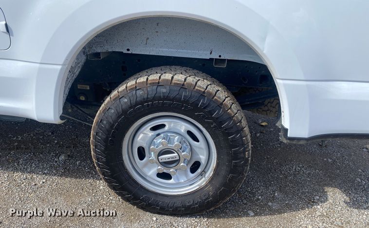 image for item DN8164 2017 Ford F250 Super Duty  SuperCab pickup truck