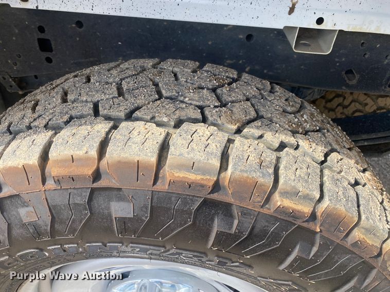 image for item DN8164 2017 Ford F250 Super Duty  SuperCab pickup truck