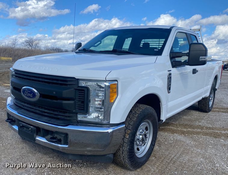 image for item DN8165 2017 Ford F250 Super Duty  SuperCab pickup truck
