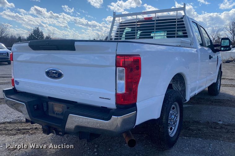 image for item DN8165 2017 Ford F250 Super Duty  SuperCab pickup truck