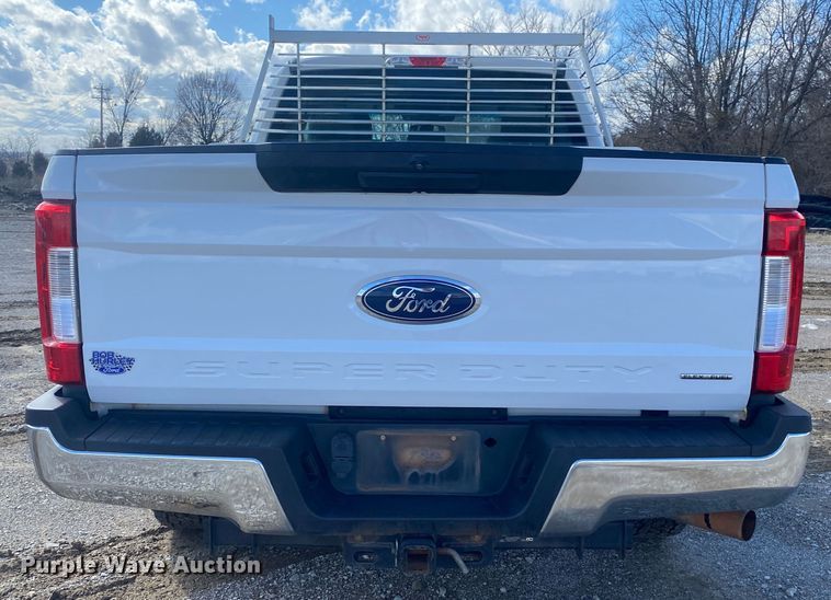 image for item DN8165 2017 Ford F250 Super Duty  SuperCab pickup truck