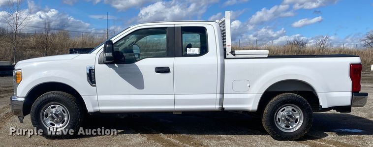 image for item DN8165 2017 Ford F250 Super Duty  SuperCab pickup truck