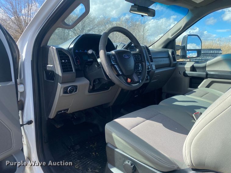 image for item DN8165 2017 Ford F250 Super Duty  SuperCab pickup truck