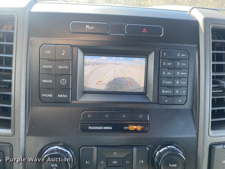 image for item DN8165 2017 Ford F250 Super Duty  SuperCab pickup truck