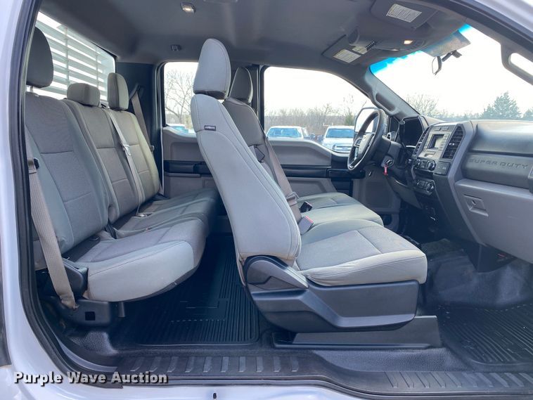 image for item DN8165 2017 Ford F250 Super Duty  SuperCab pickup truck