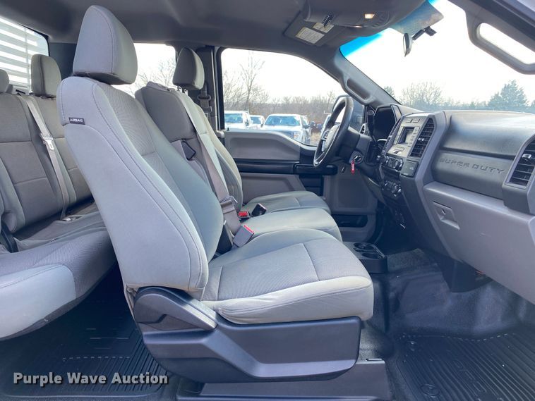 image for item DN8165 2017 Ford F250 Super Duty  SuperCab pickup truck