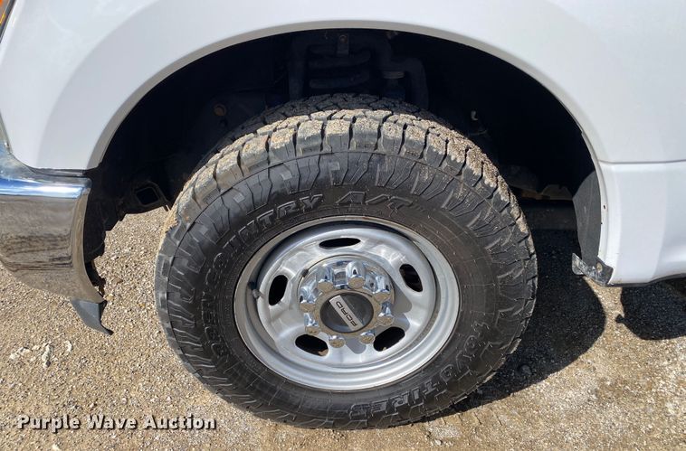 image for item DN8165 2017 Ford F250 Super Duty  SuperCab pickup truck