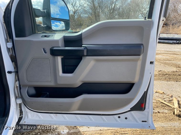 image for item DN8166 2018 Ford F250 Super Duty  SuperCab pickup truck