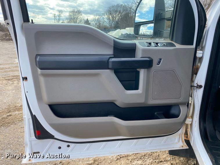 image for item DN8169 2018 Ford F250 Super Duty  SuperCab pickup truck