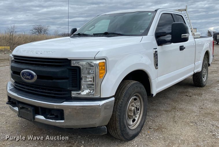 image for item DN8173 2017 Ford F250 Super Duty  SuperCab pickup truck