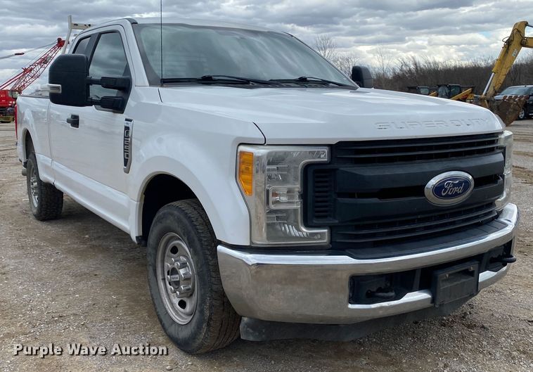 image for item DN8173 2017 Ford F250 Super Duty  SuperCab pickup truck