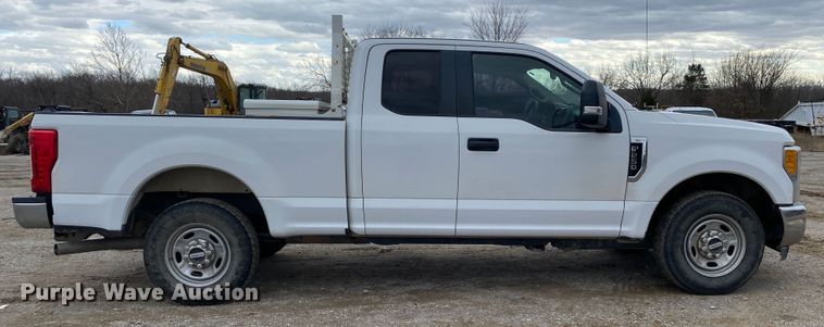 image for item DN8173 2017 Ford F250 Super Duty  SuperCab pickup truck