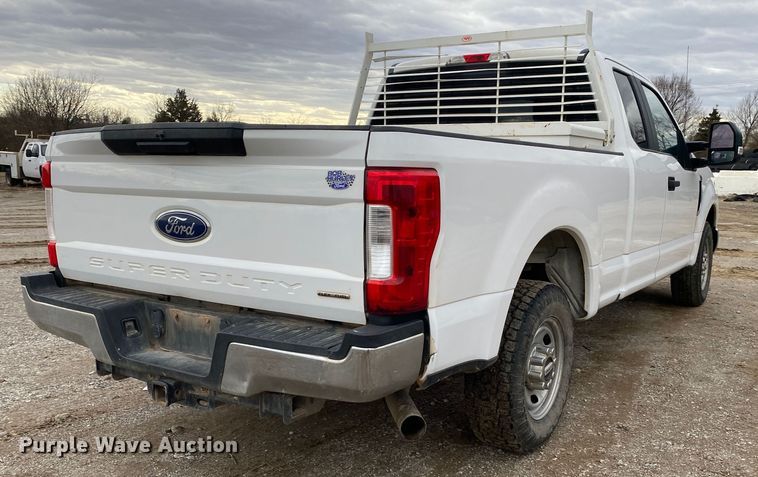 image for item DN8173 2017 Ford F250 Super Duty  SuperCab pickup truck