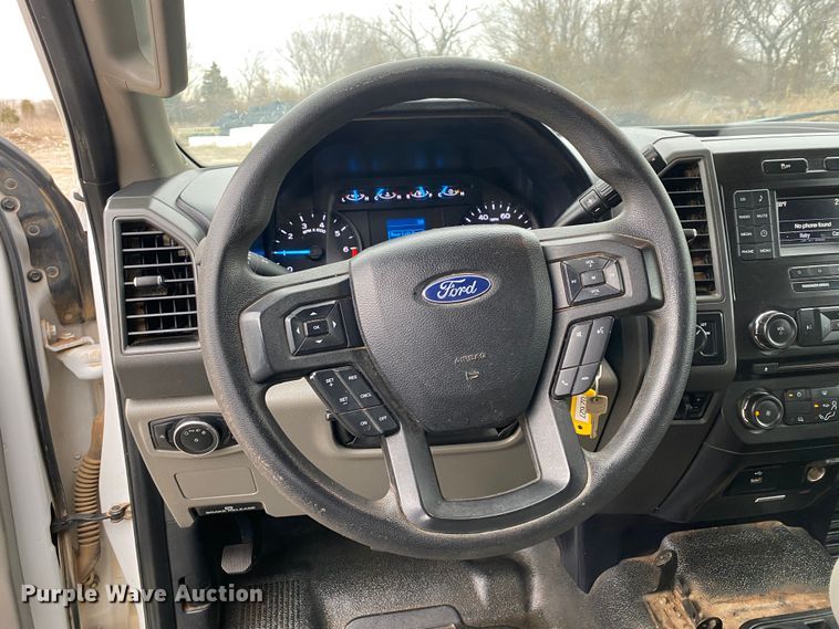 image for item DN8173 2017 Ford F250 Super Duty  SuperCab pickup truck