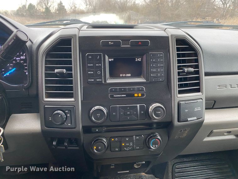 image for item DN8173 2017 Ford F250 Super Duty  SuperCab pickup truck