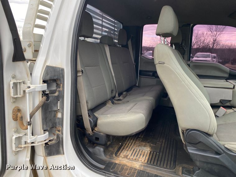 image for item DN8173 2017 Ford F250 Super Duty  SuperCab pickup truck