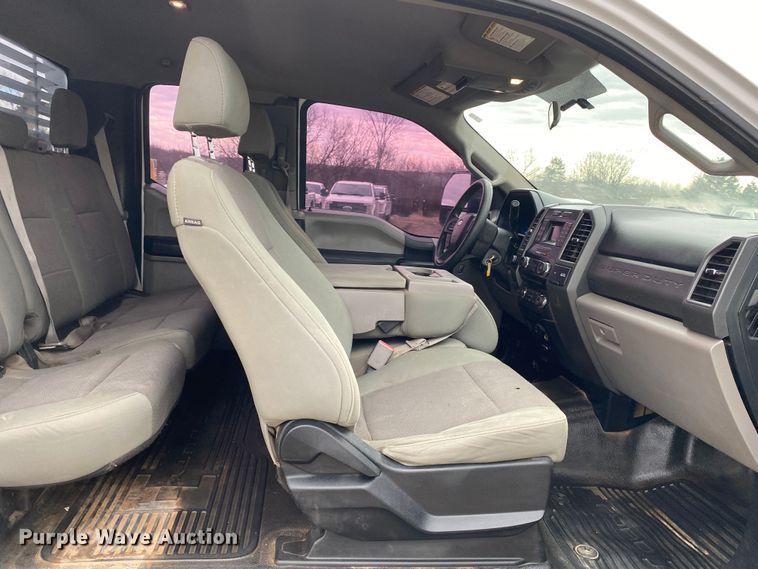 image for item DN8173 2017 Ford F250 Super Duty  SuperCab pickup truck