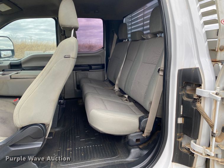 image for item DN8173 2017 Ford F250 Super Duty  SuperCab pickup truck