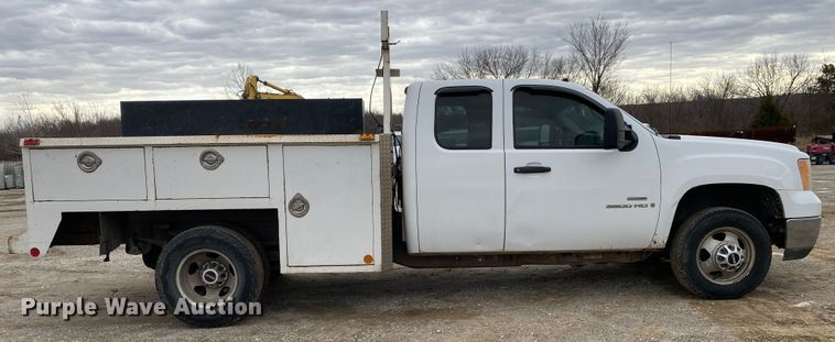 image for item DN8174 2009 GMC Sierra 3500HD  Ext. Cab utility bed pickup truck