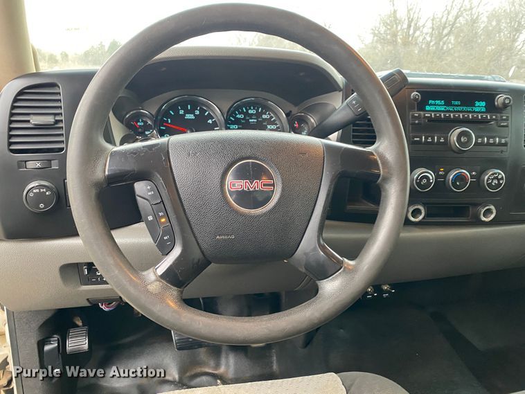 image for item DN8174 2009 GMC Sierra 3500HD  Ext. Cab utility bed pickup truck