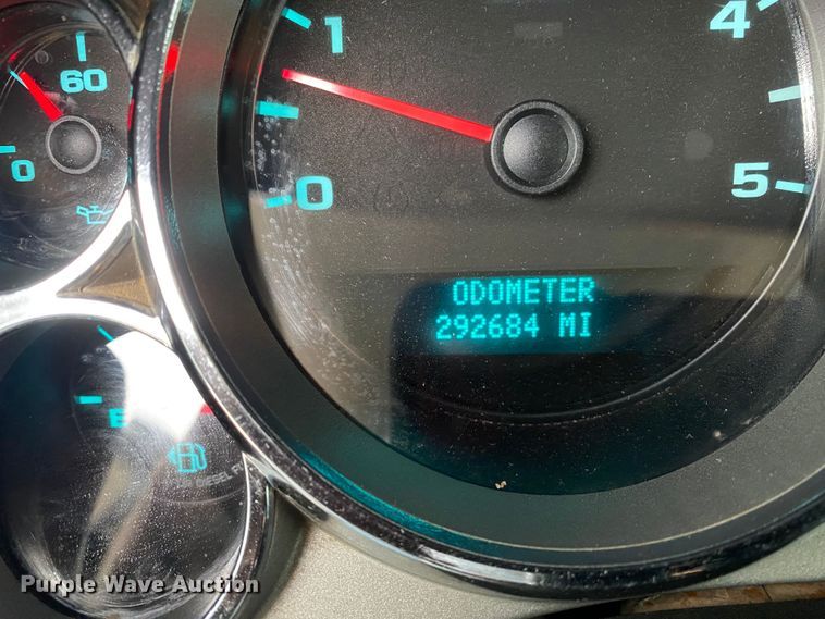 image for item DN8174 2009 GMC Sierra 3500HD  Ext. Cab utility bed pickup truck