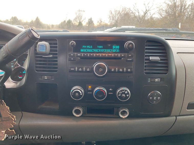 image for item DN8174 2009 GMC Sierra 3500HD  Ext. Cab utility bed pickup truck