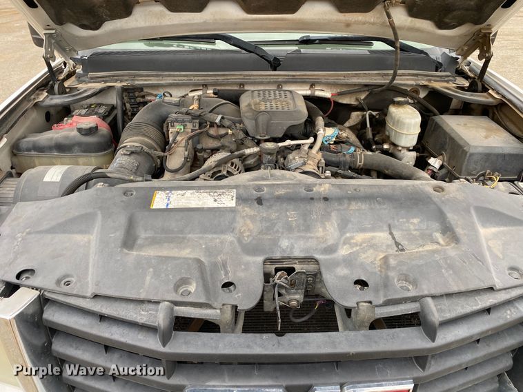 image for item DN8174 2009 GMC Sierra 3500HD  Ext. Cab utility bed pickup truck