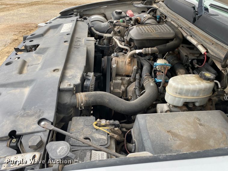 image for item DN8174 2009 GMC Sierra 3500HD  Ext. Cab utility bed pickup truck