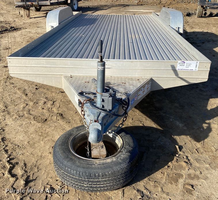 image for item DN8179 2003 Featherlite 3110  utility trailer