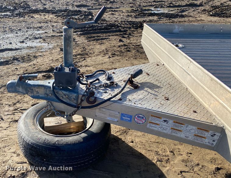 image for item DN8179 2003 Featherlite 3110  utility trailer