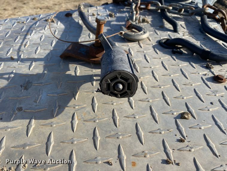 image for item DN8179 2003 Featherlite 3110  utility trailer