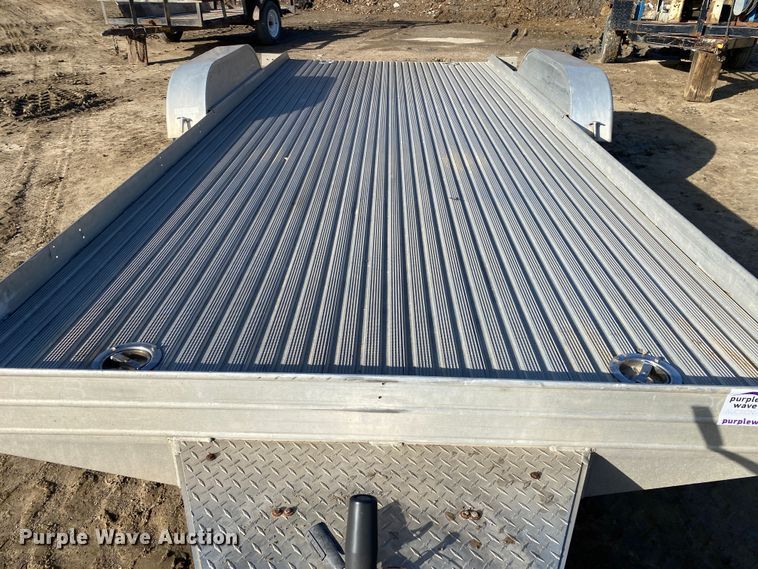 image for item DN8179 2003 Featherlite 3110  utility trailer