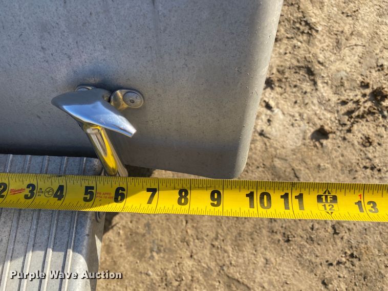 image for item DN8179 2003 Featherlite 3110  utility trailer