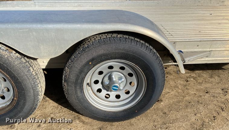 image for item DN8179 2003 Featherlite 3110  utility trailer