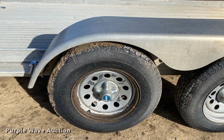 image for item DN8179 2003 Featherlite 3110  utility trailer