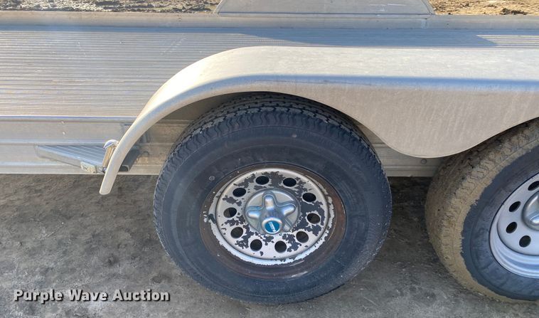 image for item DN8179 2003 Featherlite 3110  utility trailer