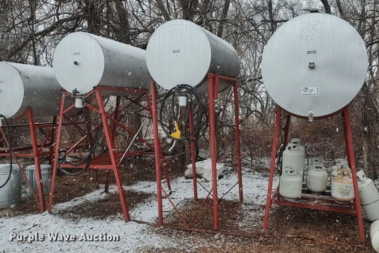 image for item DO3703 (3) fuel tanks