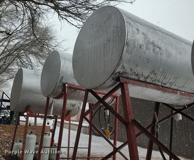 image for item DO3703 (3) fuel tanks