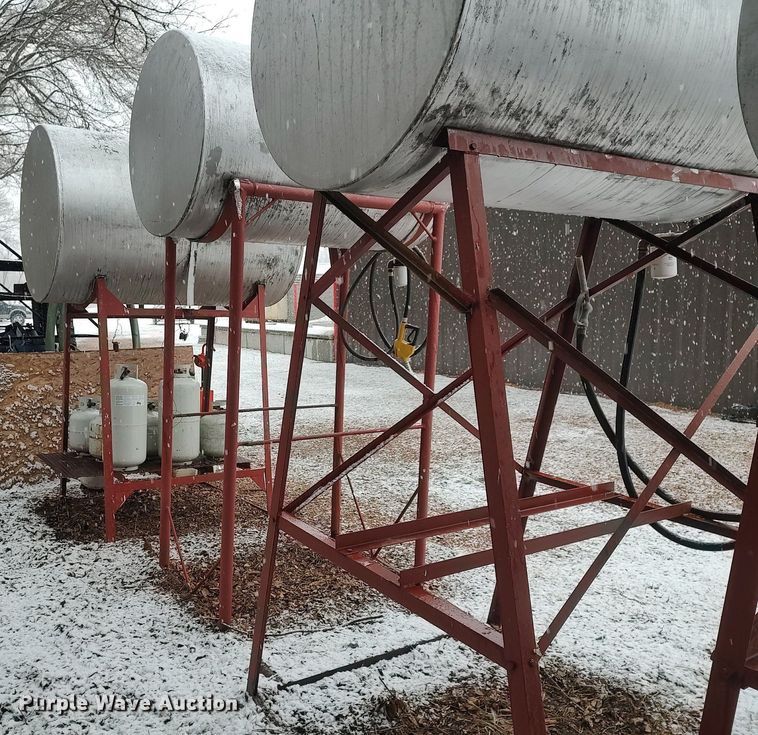 image for item DO3703 (3) fuel tanks