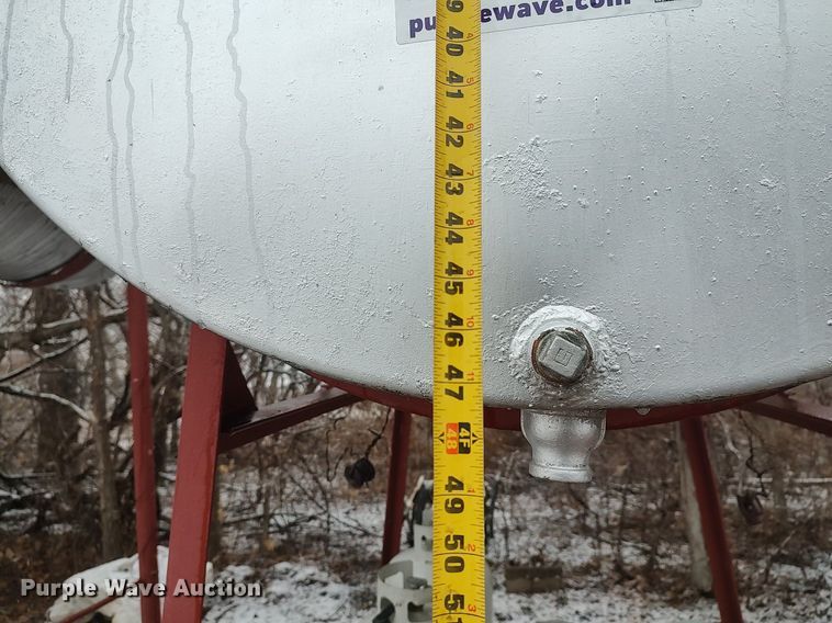 image for item DO3703 (3) fuel tanks