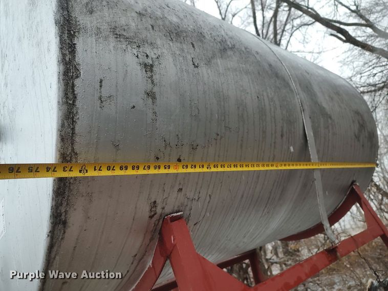 image for item DO3703 (3) fuel tanks