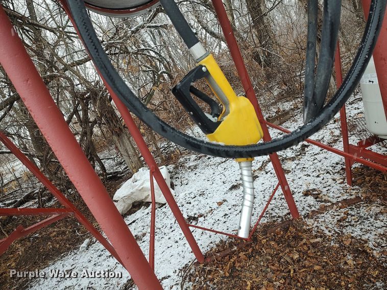 image for item DO3703 (3) fuel tanks