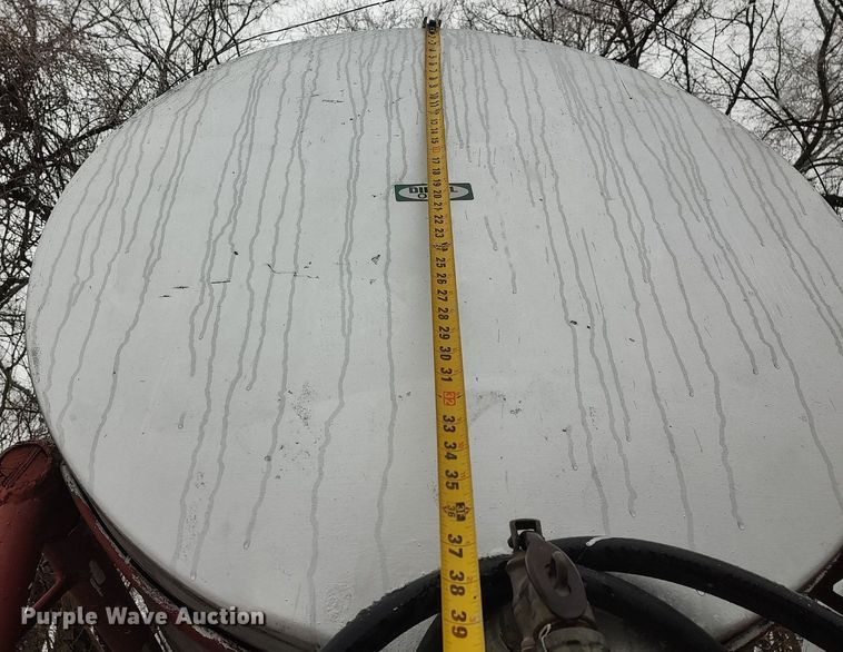 image for item DO3703 (3) fuel tanks