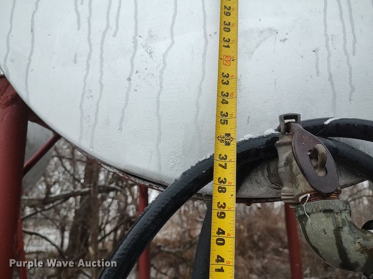 image for item DO3703 (3) fuel tanks