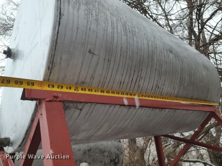 image for item DO3703 (3) fuel tanks