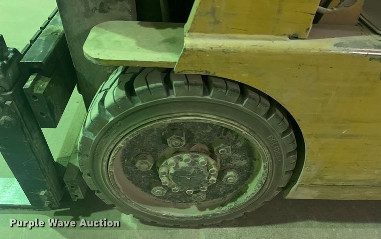 image for item DO3727 1997 Caterpillar GC25  forklift