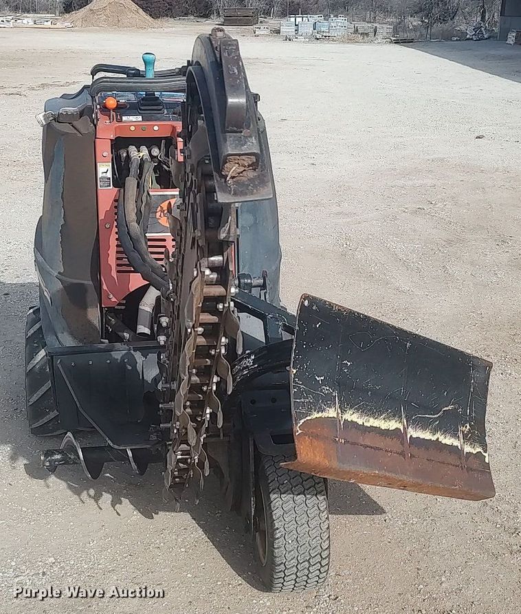 image for item DO3774 2011 Ditch Witch R300  trencher